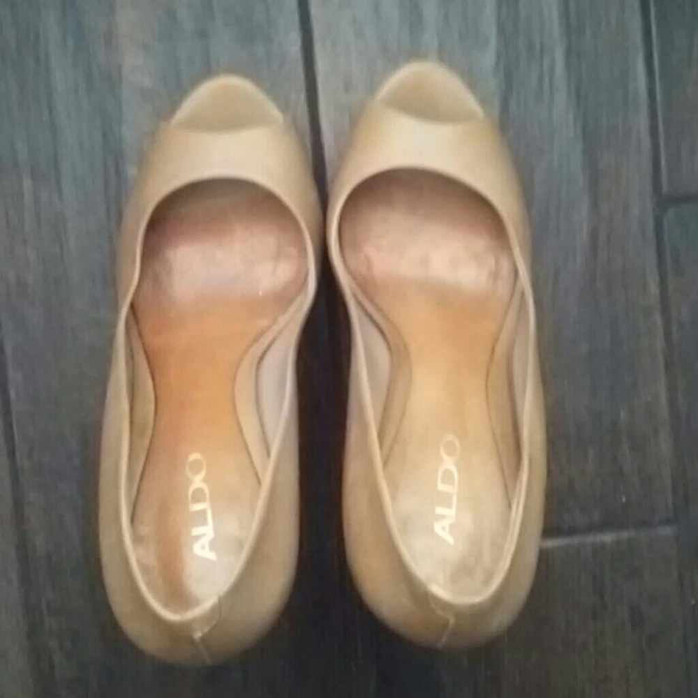 Aldo Tan Leather Platform Pumps Size 9 / 39
